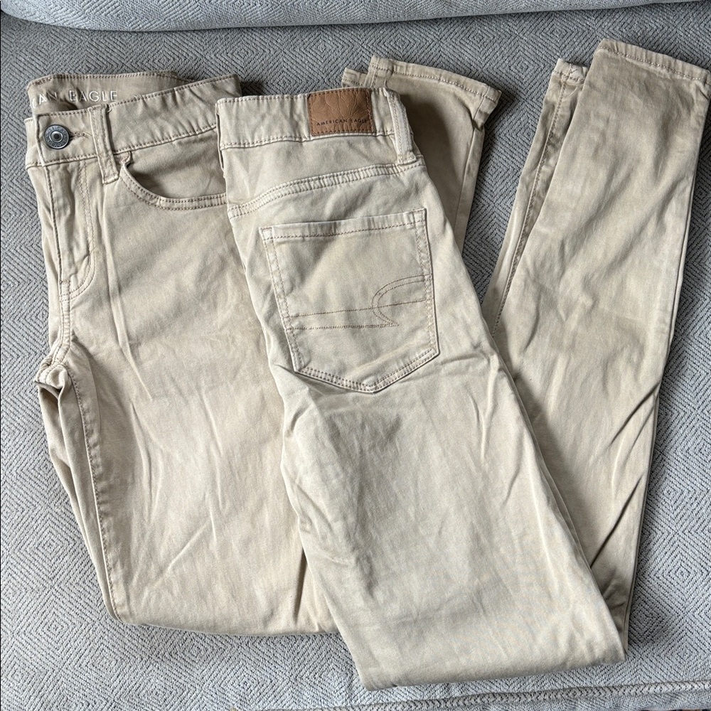 2 pairs of American eagle skinny khaki pants size 00 regular
